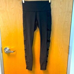 LULULEMON Sz 6 Lattice Mesh Side Leg  with Side Pockets 9” Rise Comfort Leggings